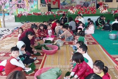 Hoạt động trải nghiệm gói bánh chưng